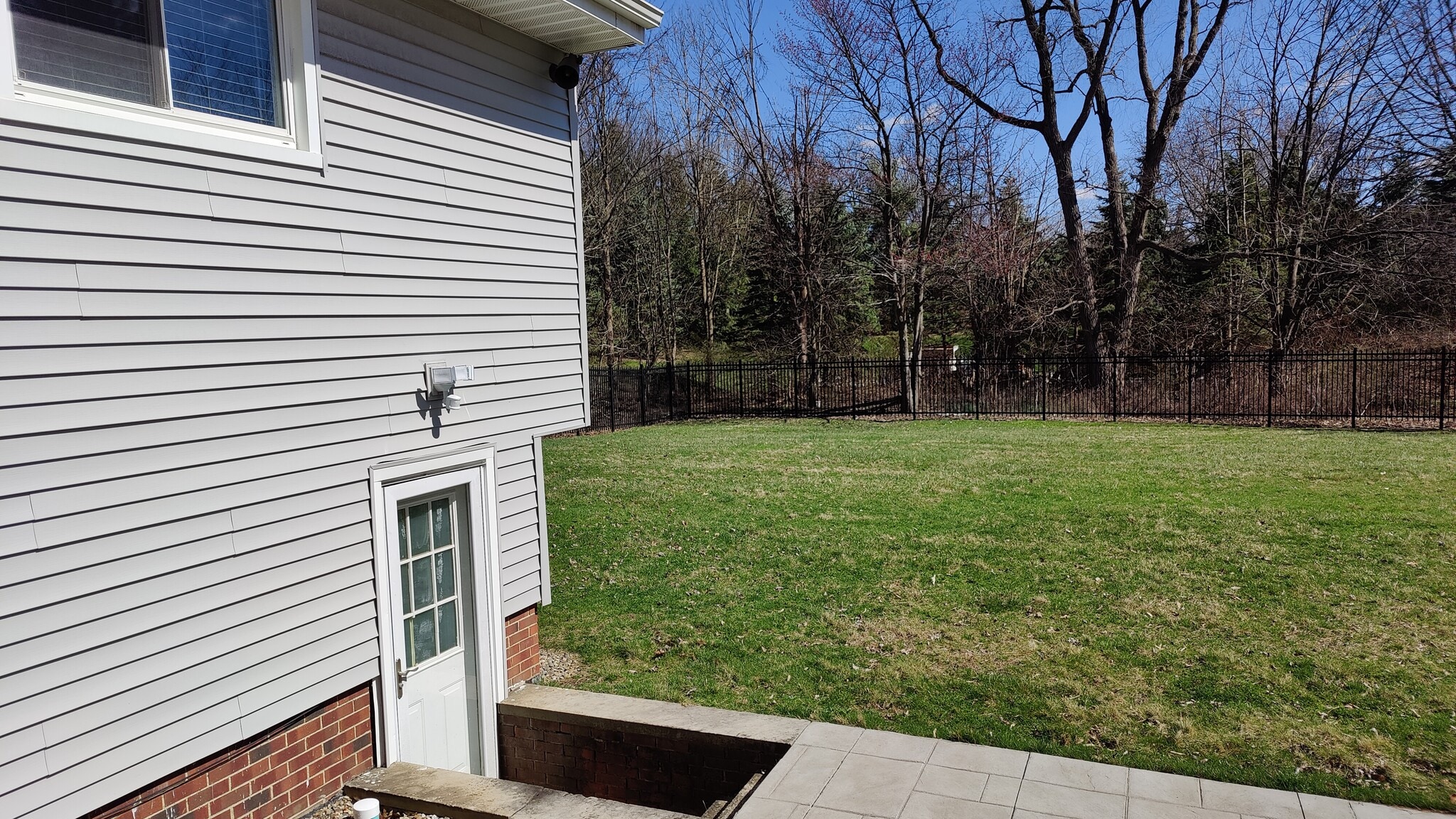 Building Photo - 2527 Richmond Rd