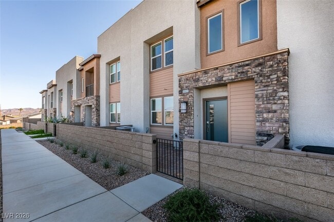 Building Photo - 302 Walsh Peak Ave