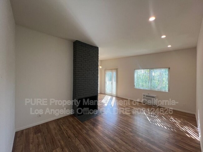 Building Photo - 11905 Avon Way