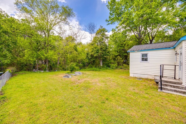 Building Photo - Super cute, 3 bedroom 1 bath in Chester!
