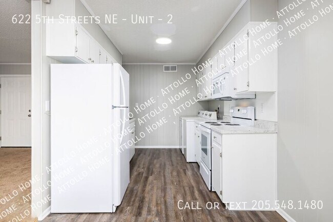 Building Photo - 622 5th St NE