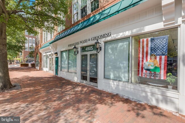 Building Photo - 5108 English Terrace