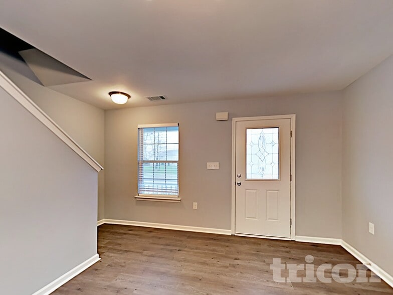 Building Photo - 311 Lind Point Ln