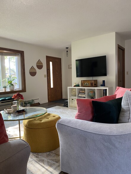 Building Photo - 1475 Sheldon St