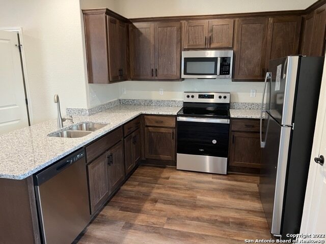 Building Photo - 10329 Lynwood Vlg