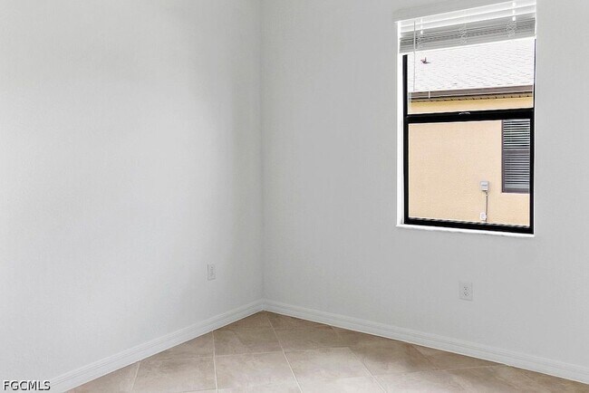 Building Photo - 14882 Portico Blvd
