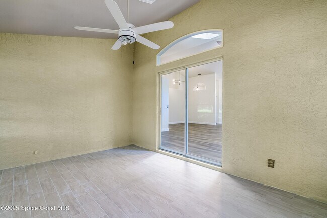 Building Photo - 480 Prestwick Ct