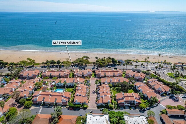 Building Photo - Fully Remodeled 2 Bed, 2 Bath East Beach T...