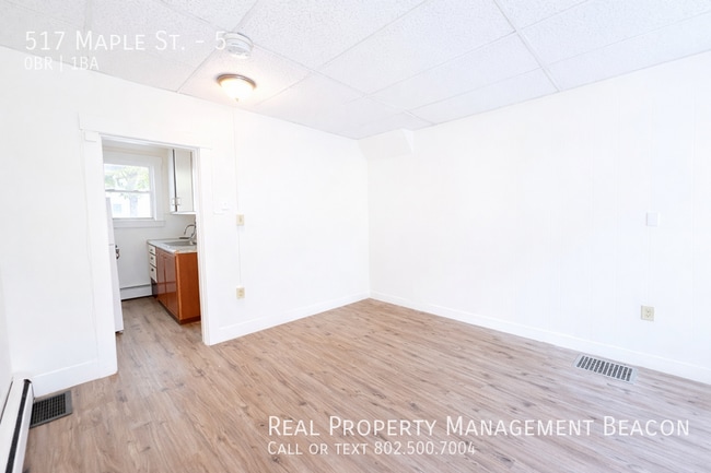 Building Photo - 517 Maple St