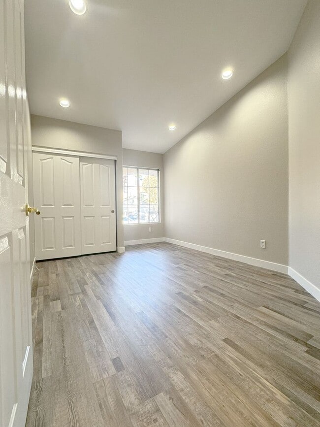 Building Photo - Newly Remolded Open Floor Plan One-Story 3 bedrooms & 2 Baths Home