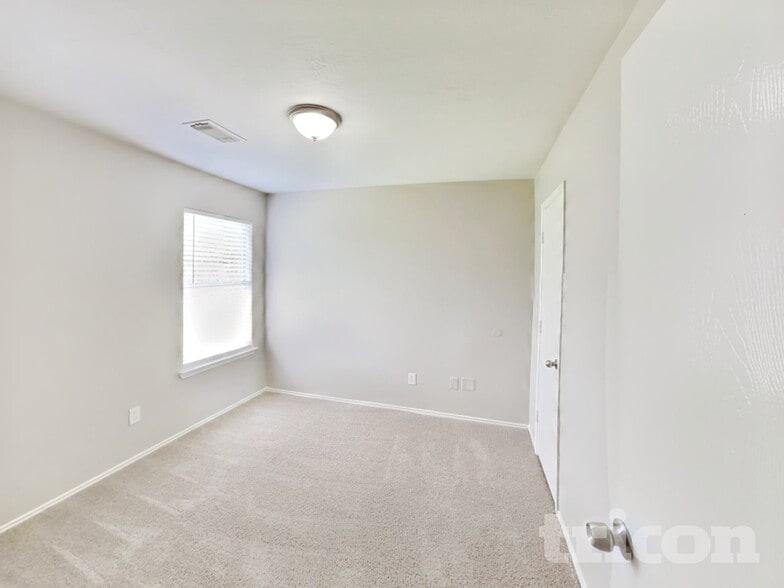 Building Photo - 1403 Glens Ferry Ln