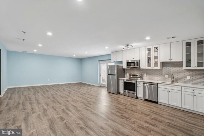 Building Photo - 41741 Stonecutter St