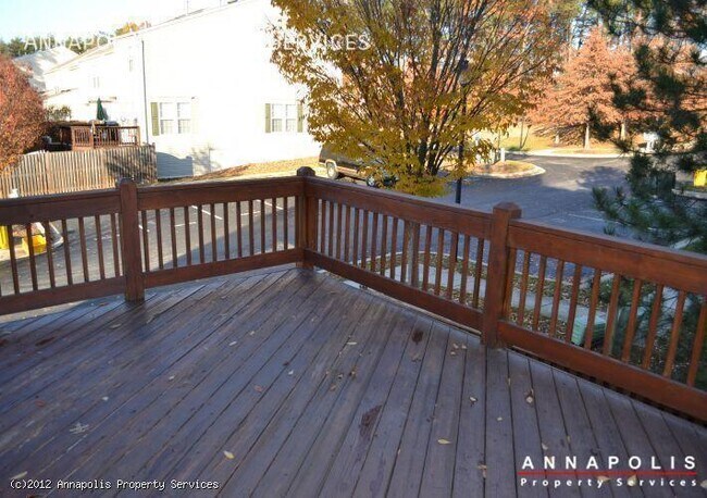 Building Photo - 2701 Thornbrook Ct