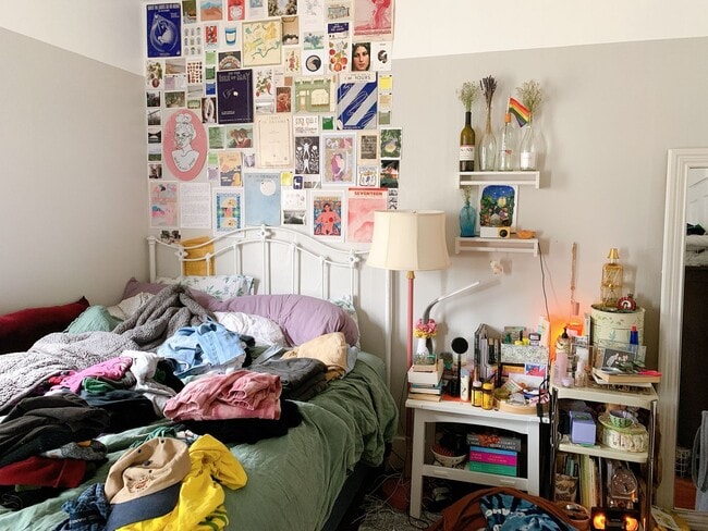 Building Photo - PRELEASE FOR JULY: 5 bdrm/2 bath near WWU and Downtown!