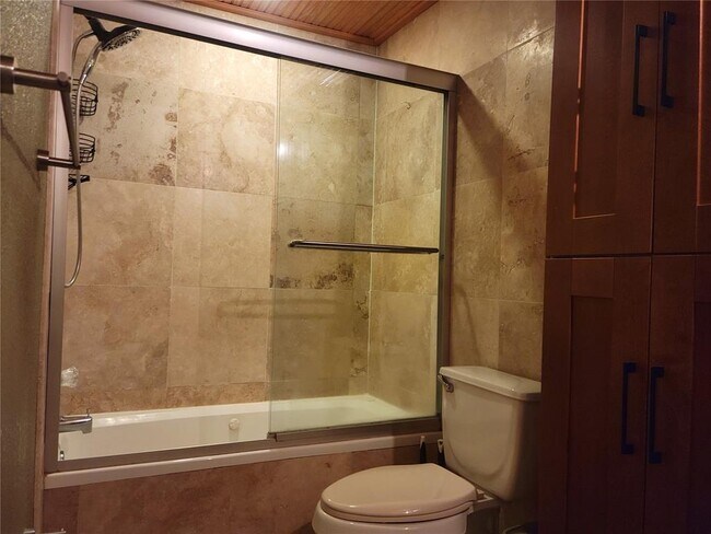 Building Photo - 5326 Fleetwood Oaks Ave