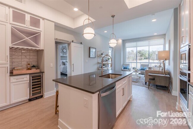 Building Photo - 13230 Ballantyne Corporate Pl