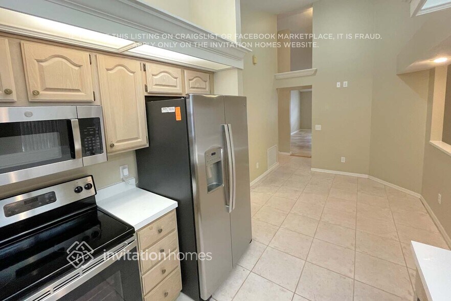 Building Photo - 18823 Rue Loire