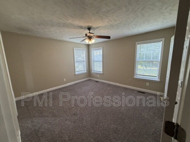 Building Photo - 548 Faxon Ct