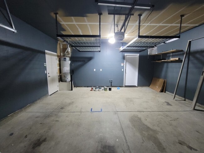 Building Photo - 8033 Horncastle Ave