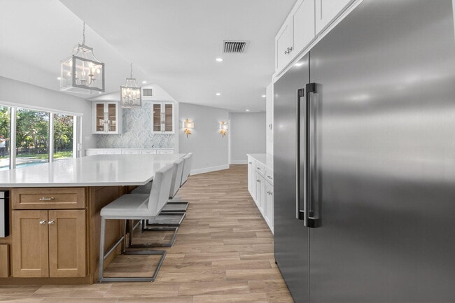 Building Photo - 1254 SW 4th Ct