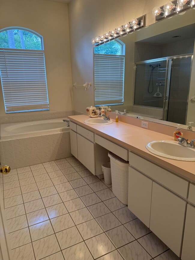 Building Photo - 2209 Ramsgate Ct
