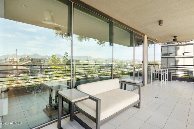 Building Photo - 7180 E Kierland Blvd