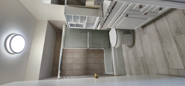 Building Photo - 9422 Bay Colony Dr