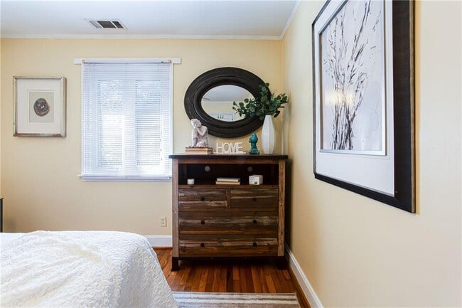 Building Photo - 4061 Lower Roswell Rd