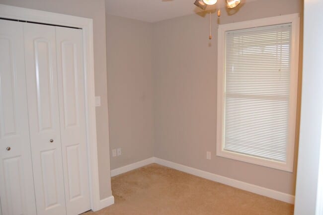 Building Photo - East Gate Area | Home | Unfurnished