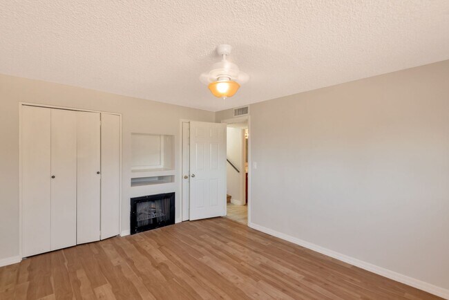 Building Photo - Spacious 6-Bedroom Pool Home Near ASU in Prime Tempe Location