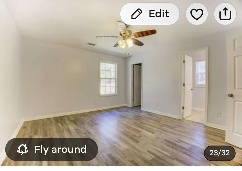 Building Photo - Room in House on Navajo Trail