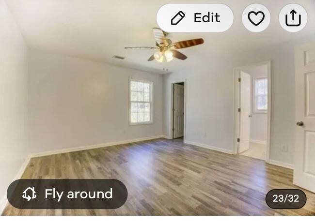 Building Photo - Room in House on Navajo Trail