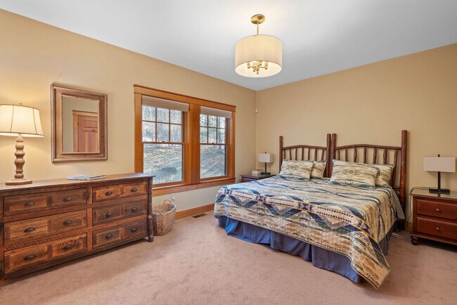 Building Photo - 20 Yellow Birch Cir