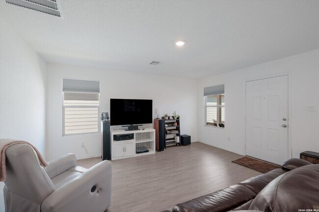 Building Photo - Charming 3- Bedroom in Rosillo Ranch