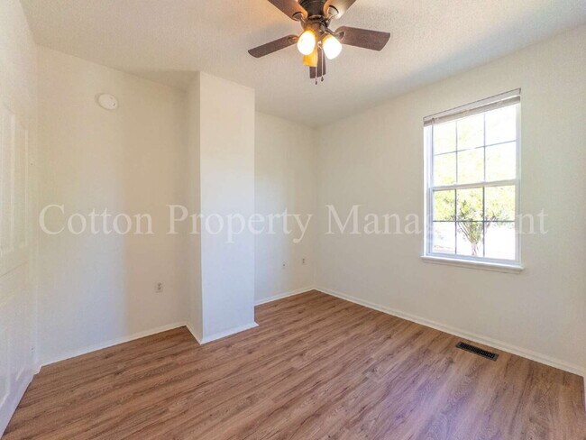 Building Photo - 923 N 5th Ave