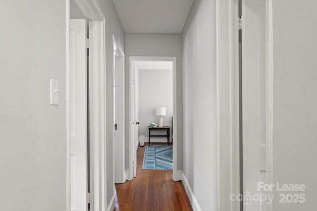 Building Photo - 2917 Forest Park Dr