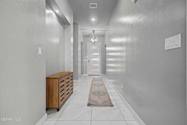 Building Photo - 2801 Tierra Garden Dr