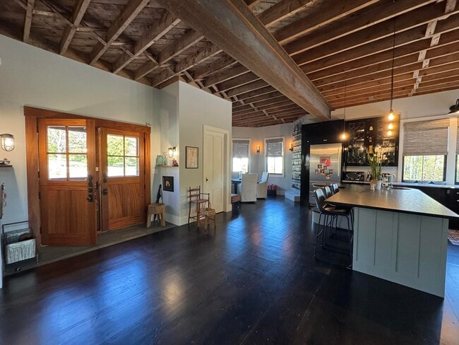 Building Photo - 57 Taconic Rd