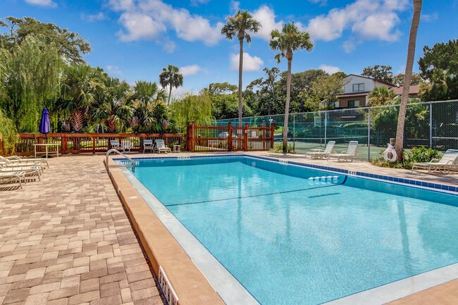 Building Photo - 2623 Forest Ridge Dr