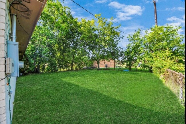 Building Photo - 12610 Chiswick Rd