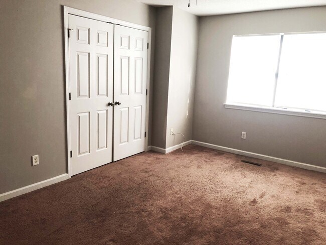 Building Photo - 1410 Dove Run Dr