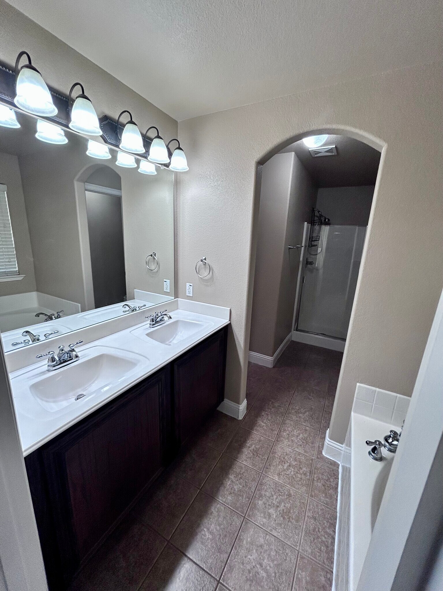 Building Photo - 1521 Applegate Way