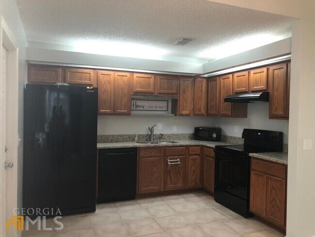 Building Photo - 304 McQueen Cir