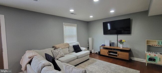 Building Photo - 10323 Trundle Pl