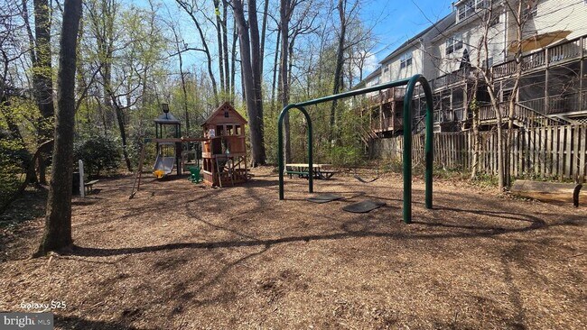 Building Photo - 223 Wintergull Ln