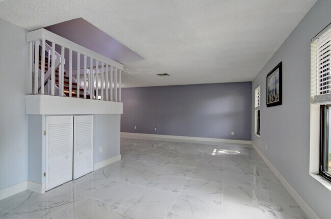 Building Photo - 11834 Donlin Dr