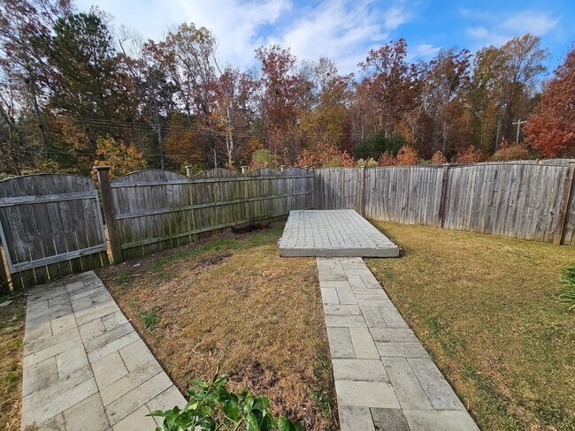 Building Photo - 136 Cordage Dr