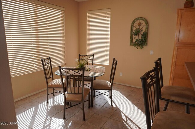 Building Photo - 1821 W Glenhaven Dr