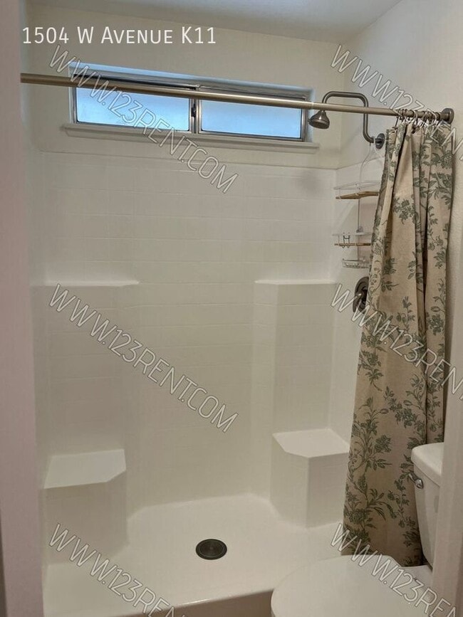 Building Photo - 1504 W Ave K11