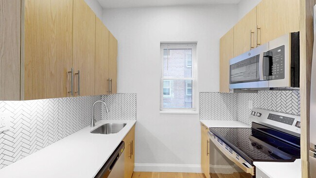 Renovated Kitchen - 105-111 Queensberry Street